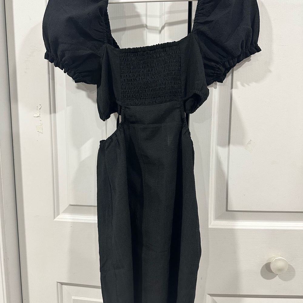 - H&M
- Small - Picture 3 of 3